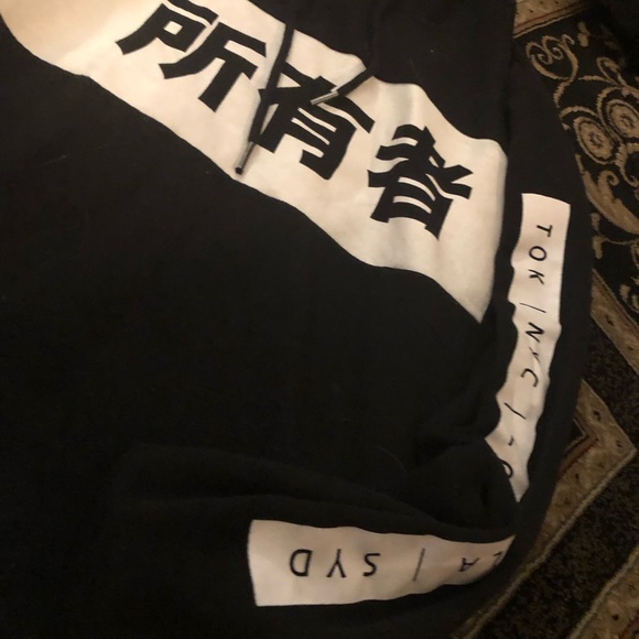 Small Japanese hoodie - Picture 6 of 9